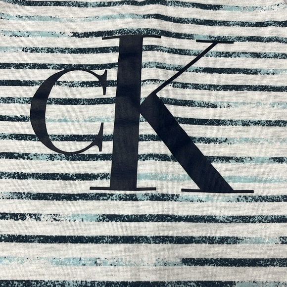 Calvin Klein shirt - Picture 2 of 4